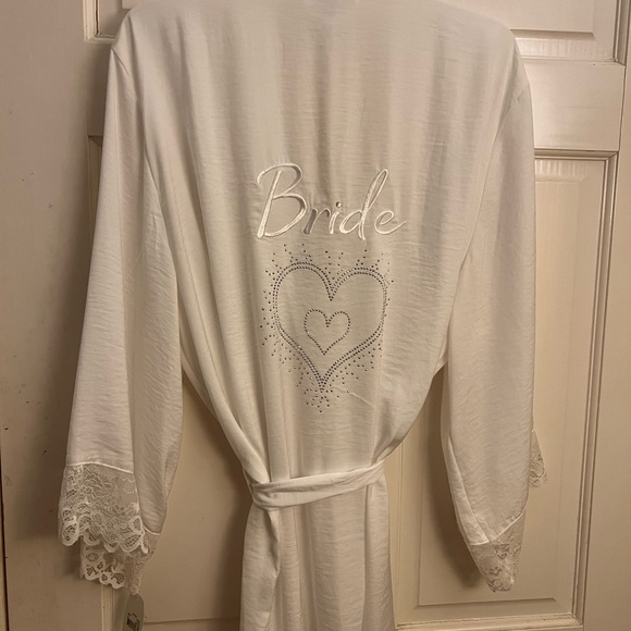 White Bride robe with lace trim size XL 14/16 - Picture 4 of 6